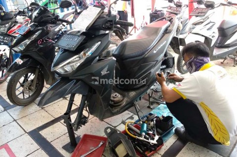 Servis berkala sangat dianjurkan mencegah motor mogok di jalan. Medcom.id/M. Bagus Rachmanto