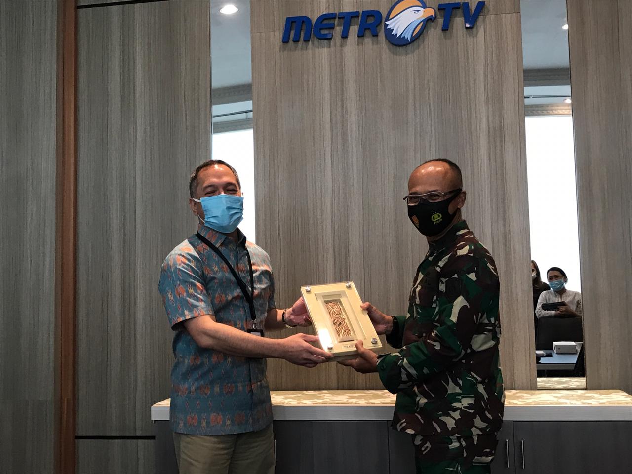 Pemimpin Redaksi Metro TV, Arief Suditomo (kiri), Kepala Divisi Penerangan Angkatan Laut, Laksamana Pertama TNI (kanan). Medcom.id/Sasyi Niskala S.