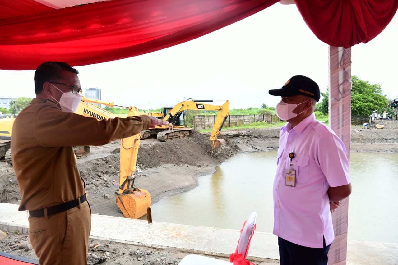 Gubernur Sulawesi Selatan, Nurdin Abdullah (kiri). Sumber: Sulselprov.go.id