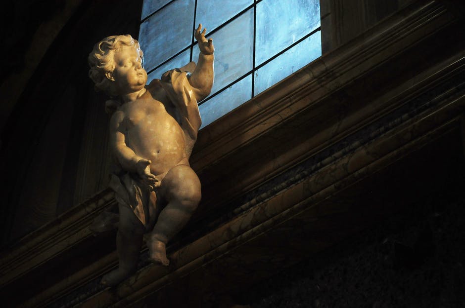 Patung cupid/Pexels.com