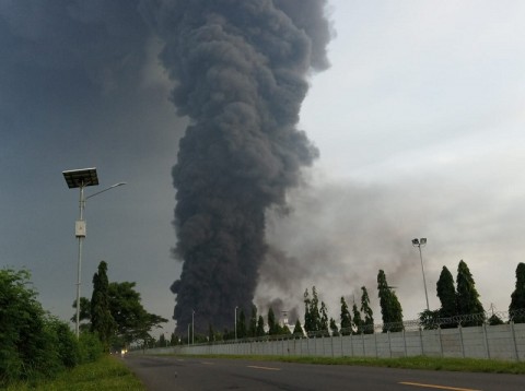 Kondisi kilang minyak balongan yang terbakar. Medcom.id/A Rofahan