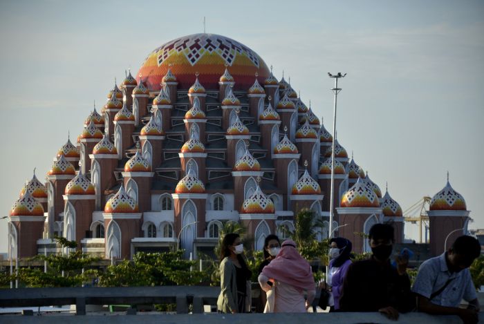 Masjid 99 Kubah Makassar, Sulawesi Selatan. Antara: Abriawan Abhe