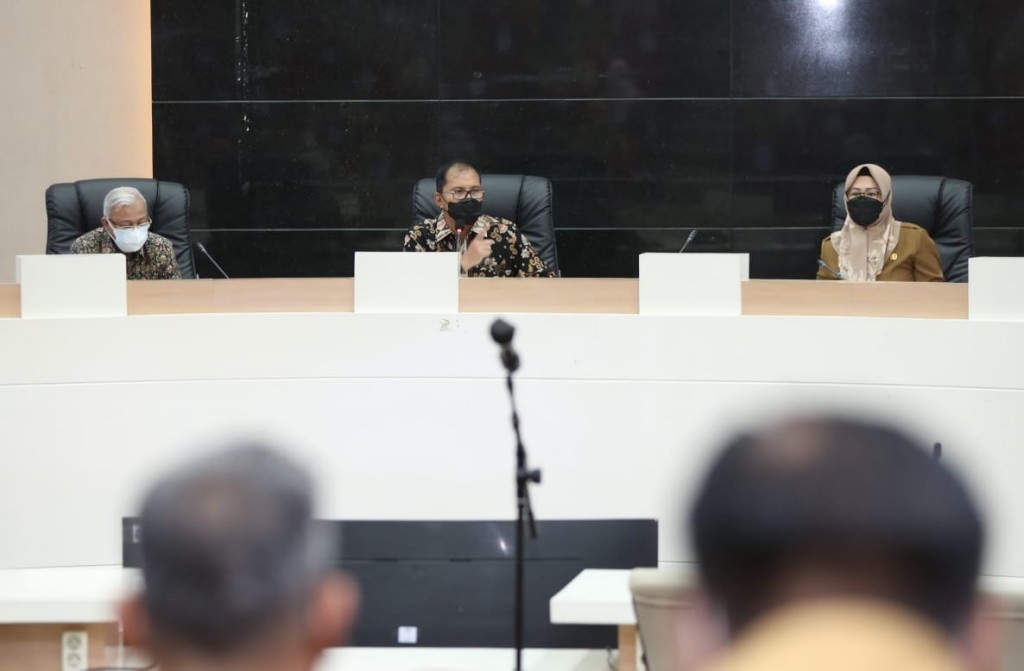 Wali Kota Makassar Moh Ramdhan Pomanto saat rapat koordinasi di Balaikota Makassar. Senin, 26 April 2021. Istimewa.