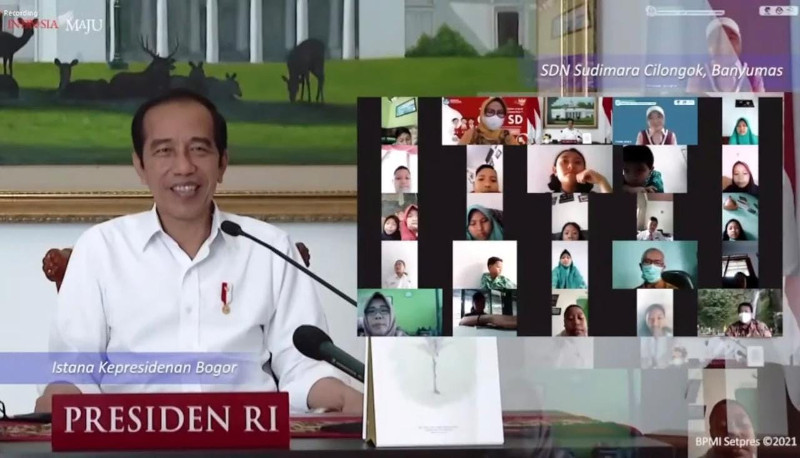 Presiden Joko Widodo (Jokowi) dalam peringatan Hari Anak Nasional 2021 secara virtual. Dok. YouTube Kementerian Pemberdayaan Perempuan dan Perlindungan Anak (PPPA)