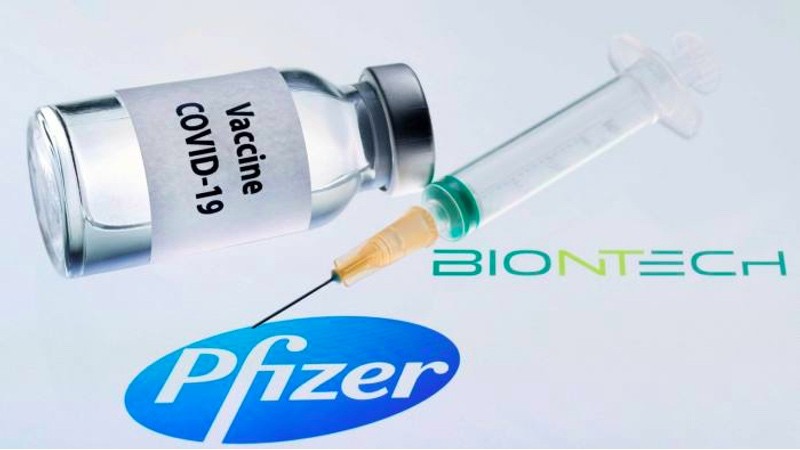 Studi menyebutkan vaksin covid-19 dari BioNTech hasilkan antibodi lebih besar. Foto: AFP