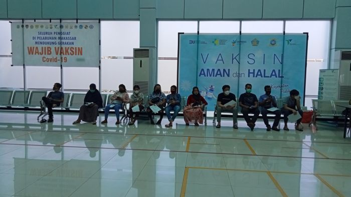 MI/Lina Herlina Deklarasi Pelabuhan Makassar Wajib Vaksin, digelar di Terminal Pelabuhan Penumpang Pelabuhan Soekarno-Hatta Makasaar, Rabu (28/7)