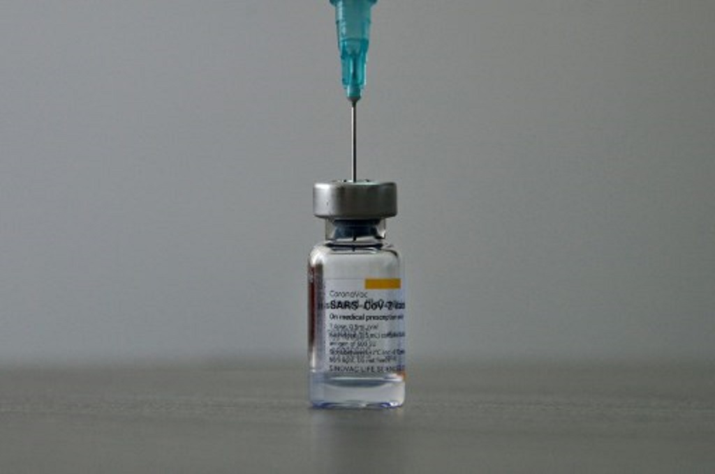 Vaksin covid-19 buatan Sinovac. (AFP)