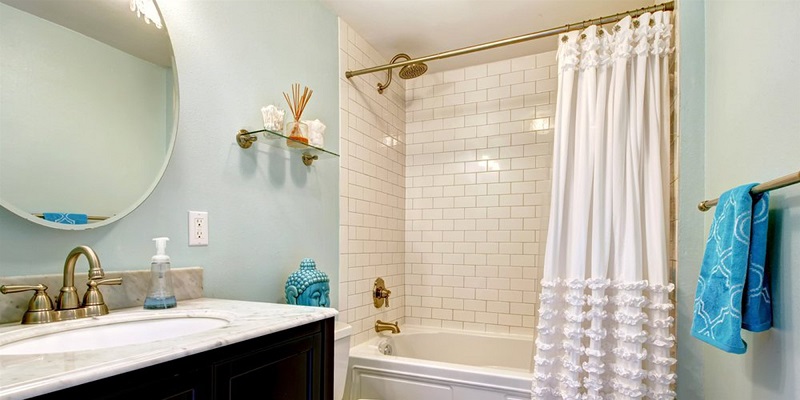 Tips ciptakan feng shui kamar mandi. Foto: Shutterstock