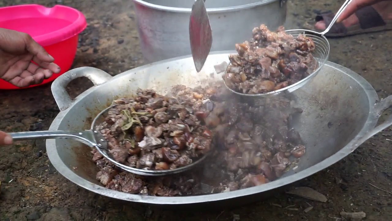 Rintek Wuuk, Kuliner Ekstrem dari Sulawesi Utara yang Sedang Viral!