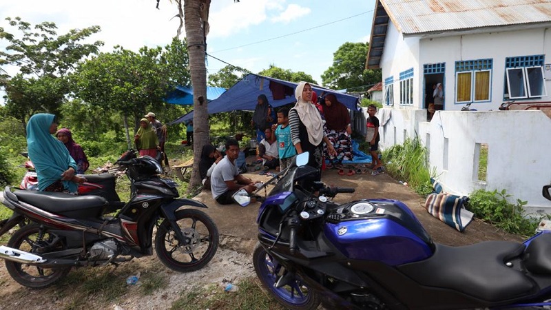 Warga terdampak gempabumi M7,4 tinggal sementara di tenda pengungsian di Desa Lamantau, Kecamatan Pasimarannu, Kabupaten Kepulauan Selayar, Sulawesi Selatan. (Dok BNPB)