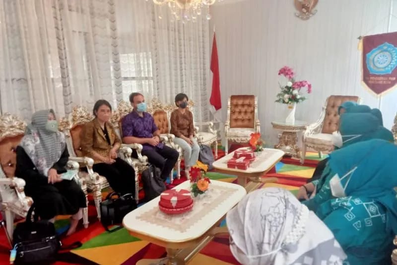 Rombongan Unicef Sulawesi Selatan menemui Tim Pokja PKK Sulsel untuk memperkenalkan program deteksi dini gizi buruk balita di daerah itu.ANTARA/HO