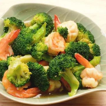 Resep tumis brokoli udang, dijamin bikin ketagihan. Foto: Endeus TV