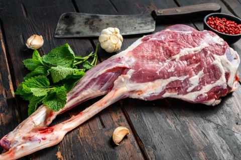 Pada dasarnya, cara memasak daging kambing akan mempengaruhi cita rasa hidangan yang dihasilkan. (Foto: Freepik)