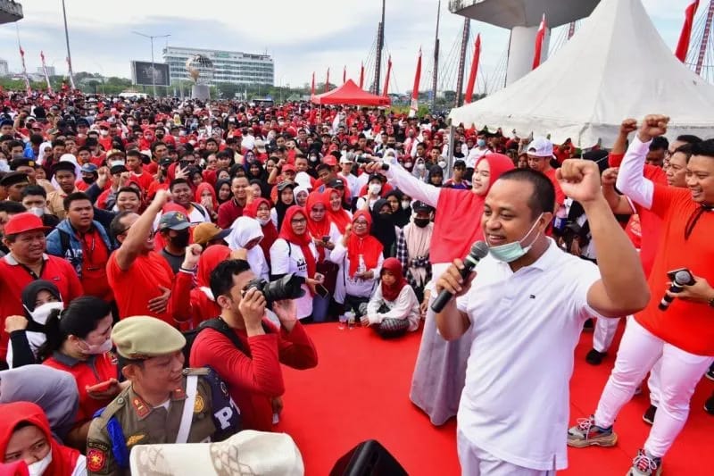Gubernur Sulsel memotivasi ribuan peserta ASN, Non ASN dan pelajar Mamminasata dalam Gerakan Anti Mager di CPI Makassar, Jumat,(12/8/2022).ANTARA/HO-Pemprov Sulsel