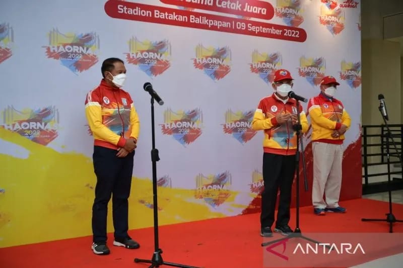 Wapres Maruf Amin memberikan keterangan pers usai meresmikan Pembukaan Peringatan Hari Olaharga  Nasional (Haornas) ke-39 tahun 2022 di Stadion Batakan , Kota Balikpapan, Kalimantan Timur, Jumat malam, (9/9). (ANTARA/BPMI Setwapres)