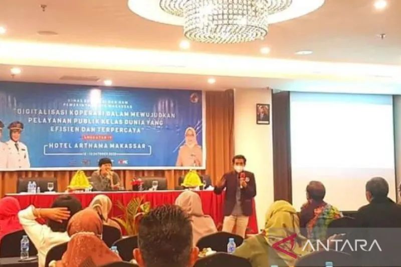 Pelatihan digitalisasi koperasi dan UMKM oleh Dinas Koperasi dan UKM Makassar. ANTARA/HO/Diskop Makassar