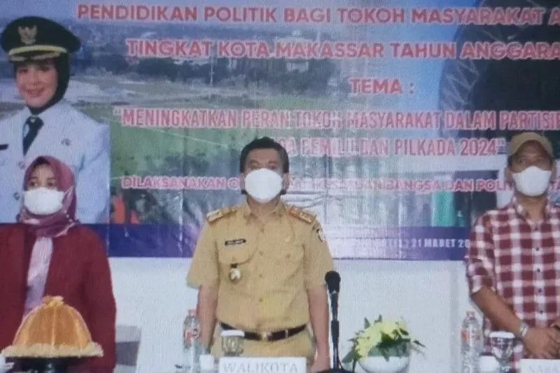 Kepala Kesbangpol Makassar Zainal Ibrahim (tengah) pada acara sosialisasi di Makassar.ANTARA/HO