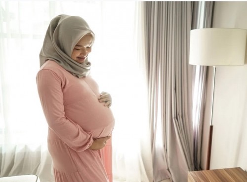 Tips aman dan lancar puasa bagi ibu hamil. (Foto: freepik)