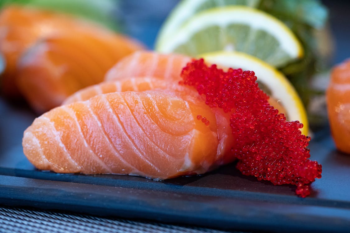 Salmon, salah satu jenis ikan untuk meningkatkan penglihatan. Foto: Pexels