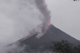 Erupsi Gunung Karangateng. Antara