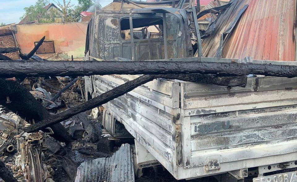 Kebakaran di Kompleks Pasar Waetuo Bone, 9 Rumah, 1 Mobil, dan 40 Motor Ludes