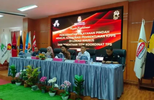 Kementrian Hukum dan Ham (Kemenkumham) Provinsi Sulawesi Barat (Sulbar) melakukan koordinasi dengan KPU Sulbar untuk mensukseskan pelaksanaan pemilu di Mamuju, Jumat (15/12/2023) ANTARA Foto/M Faisal Hanapi