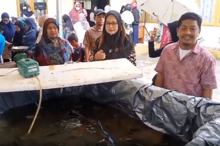 Dinas Perikanan Kabupaten Sinjai, Sulawesi Selatan, menggelar bazar ikan segar, Minggu, 31 Desember 2023