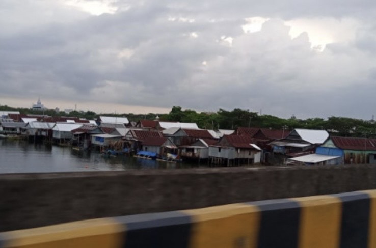 Kondisi di bantaran sungai di Kota Makassar. Antara/dokpri